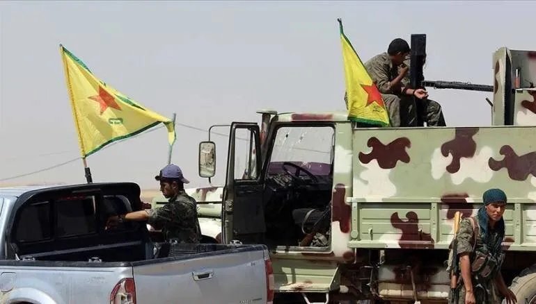 توتر في دير الزور: "قسد" تعزل بلدة غرانيج وتقطع الإنترنت تمهيداً لاقتحامها