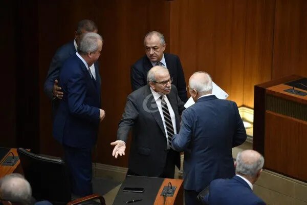 نواف سلام يرد على تهديدات حزب الله: لا أحد في لبنان يريد العودة إلى الحرب الأهلية