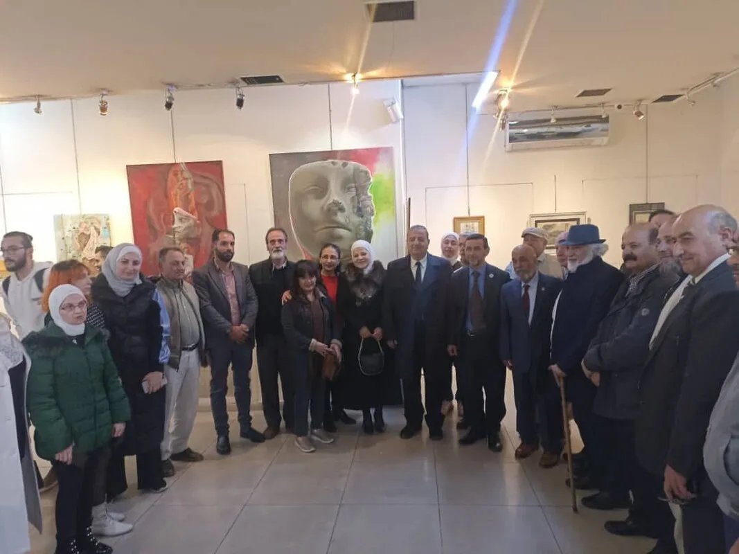 معرض "ريشة ولون" في دمشق يحتفي بالإبداع التشكيلي السوري