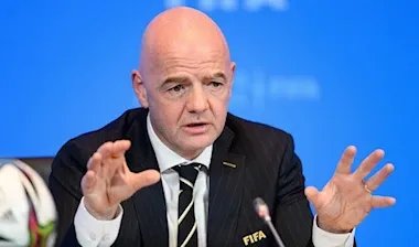 إنفانتينو يدين الهتافات العنصرية التي شوهت كأس ألمانيا ومباراة في الدوري الإنجليزي