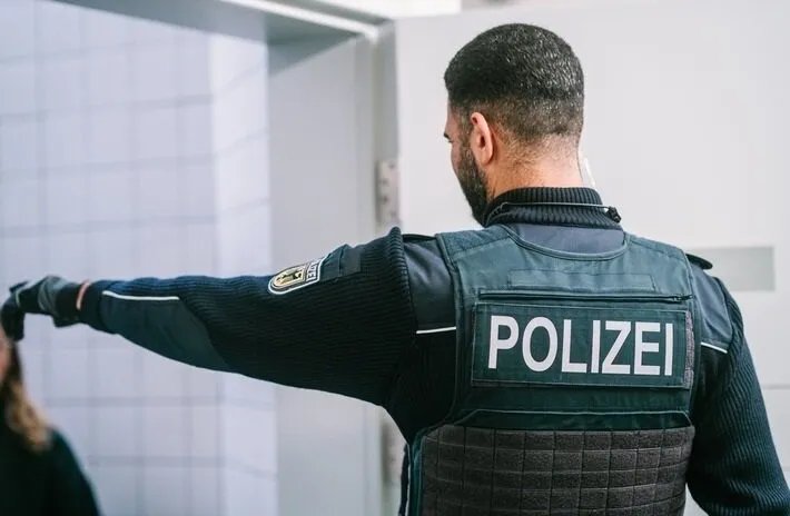 ألمانيا: اعتقال سوري مطلوب بسبع مذكرات توقيف لارتكابه جرائم خطيرة