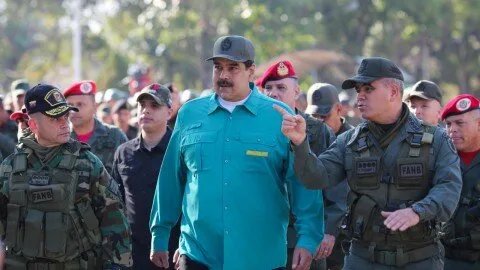 مادورو يعلن حالة الاستنفار في فنزويلا لمواجهة "تهديدات" أمريكية محتملة