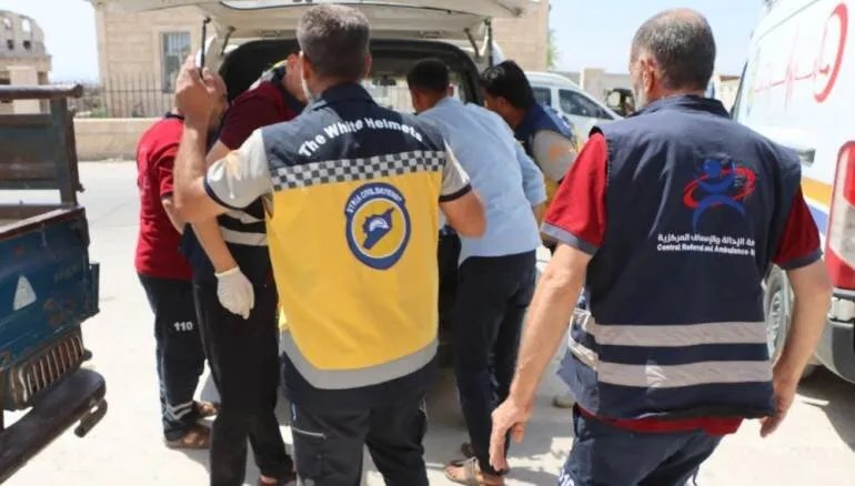 مصرع مدني وإصابة أربعة من عائلة واحدة في حادث سير مروع بريف إدلب