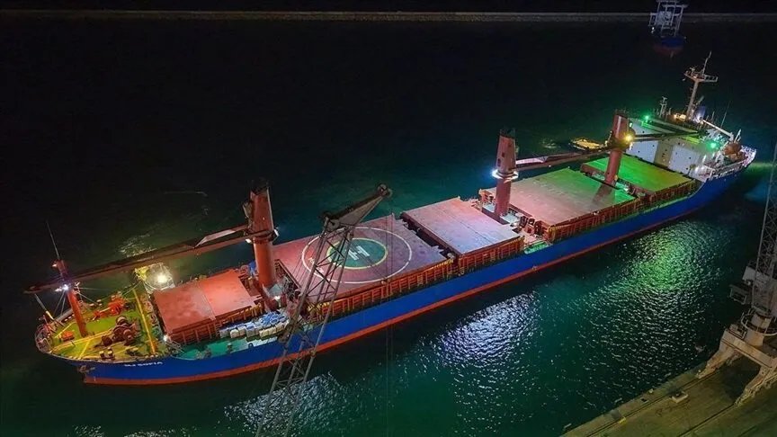 وصول أول سفينة شحن إلى سوريا بعد رفع العقوبات: 19 ألف طن من الشعير الروماني في ميناء طرطوس