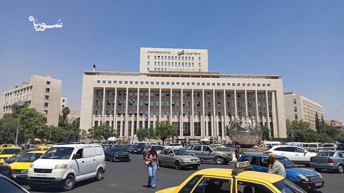 القطاع المصرفي الخاص في سوريا: قيود مشددة وخدمات متوقفة تعيق التعاملات المالية