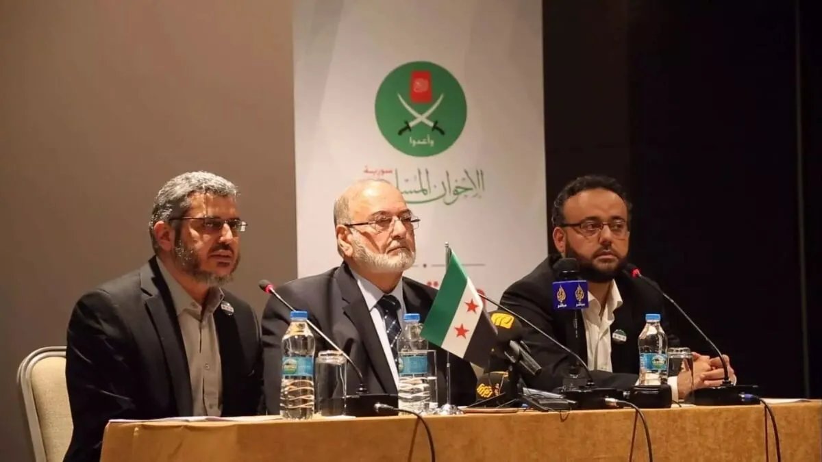 دعوات لحل جماعة "الإخوان المسلمين" في سوريا: هل هي مخرج أم تصفية حسابات؟