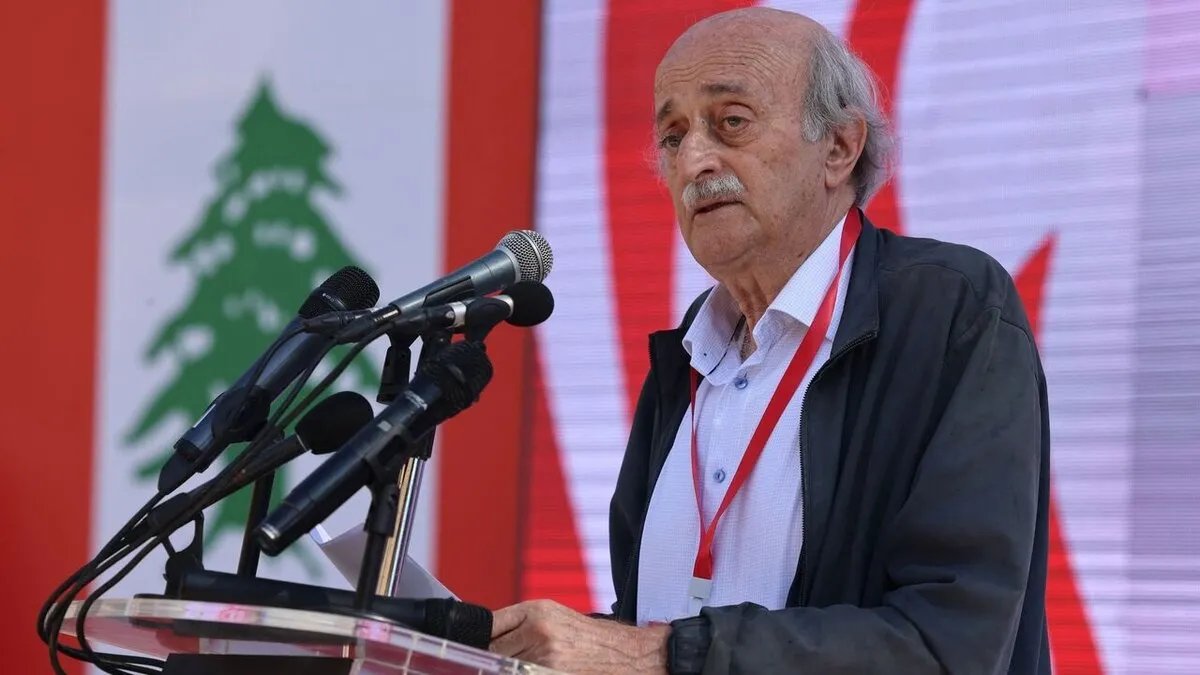 وليد جنبلاط يؤكد: السويداء جزء لا يتجزأ من سوريا ويدعو إلى تحقيق وفتح الطرق