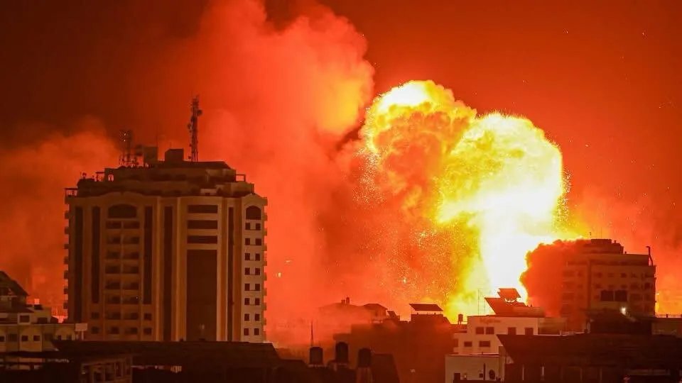 تصاعد الضحايا في غزة: 98 شهيداً جراء القصف الإسرائيلي ووضع إنساني كارثي