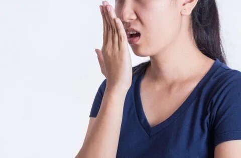 رائحة فمك تكشف أسرار صحتك: علامات مبكرة لمضاعفات السكري يجب الانتباه إليها