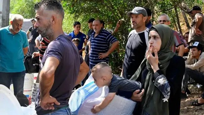 عودة جماعية: أكثر من 200 ألف لاجئ سوري يعودون من لبنان بعد سقوط حكم الأسد