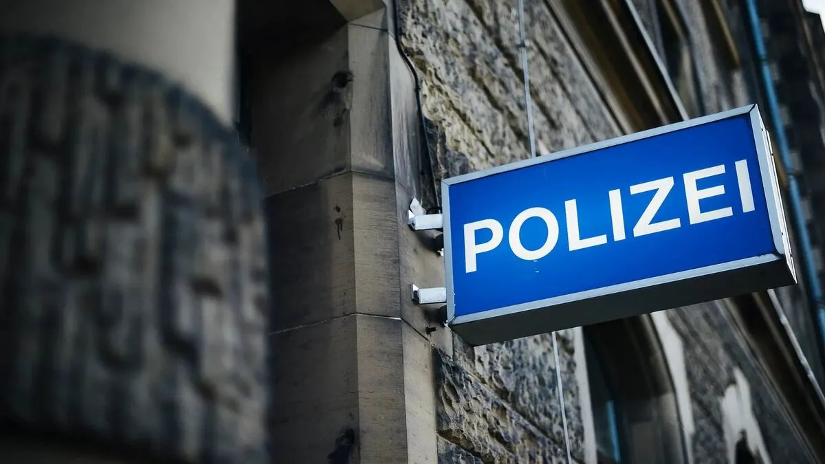 ألمانيا: فضيحة في الشرطة بسبب محتويات عنصرية على هواتف عناصر في سكسونيا السفلى