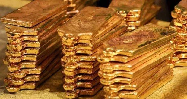 قفزة تاريخية: الذهب يتخطى حاجز 3600 دولار للأونصة مدفوعاً بتوقعات خفض الفائدة