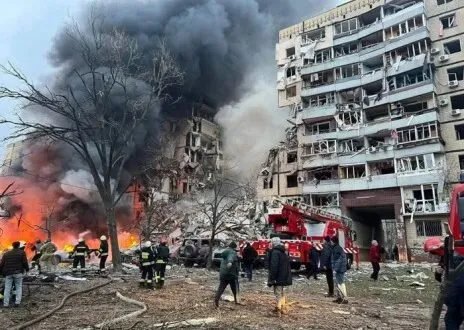 مجزرة في دونيتسك: مقتل 20 شخصًا على الأقل في قصف روسي يستهدف بلدة ياروفا وزيلينسكي يدين
