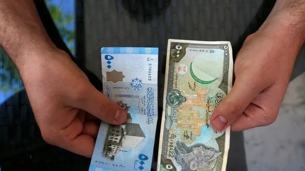 تحديث فوري: أسعار صرف الدولار واليورو والذهب مقابل الليرة السورية في السوق السوداء اليوم السبت