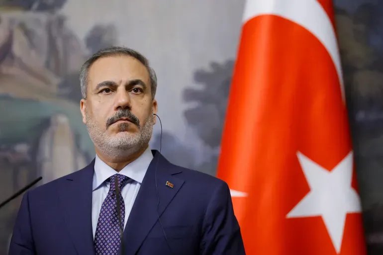 وزير الخارجية التركي: استقرار سوريا ضروري لأمن أوروبا والمجتمع الدولي مدعو لدعم جهود إعادة الإعمار