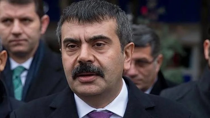 وزير التربية التركي يكشف: تفاصيل أعداد الطلاب السوريين في تركيا وبرامج العودة