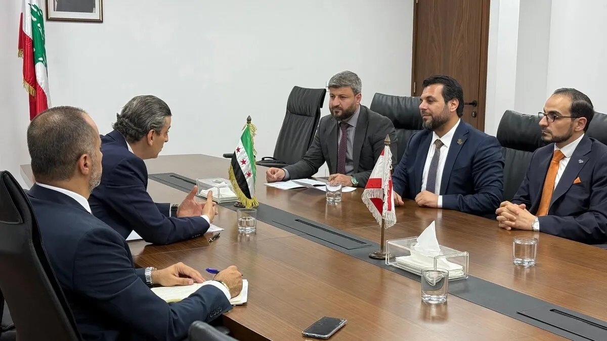 وفد من الخارجية السورية يبحث في بيروت تعزيز العلاقات الثنائية مع لبنان