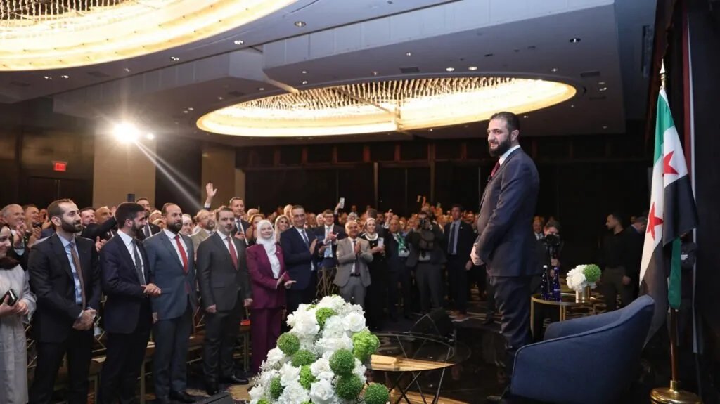 الرئيس الشرع يستقبل وفداً من الجالية السورية في الولايات المتحدة ويشيد بدورهم الوطني