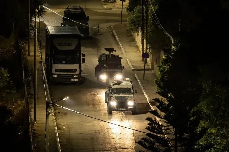 الضفة الغربية: إصابات واعتقالات في صفوف الفلسطينيين واقتحام للمسجد الأقصى