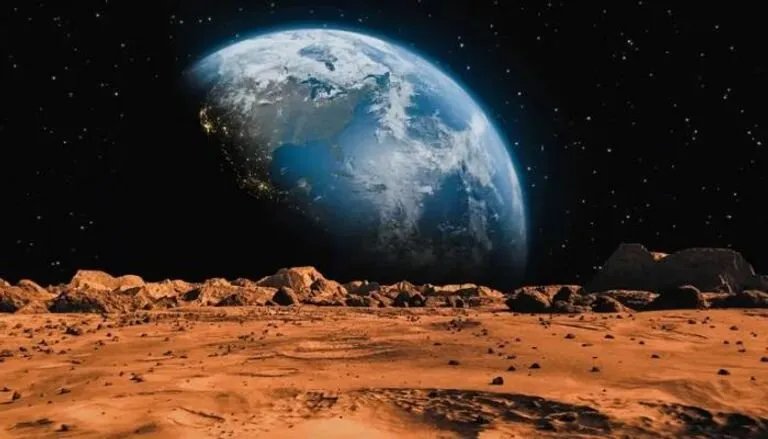 ناسا تكشف: المياه نحتت سطح المريخ ثلاث مرات وكشفت عن بيئات محتملة للحياة