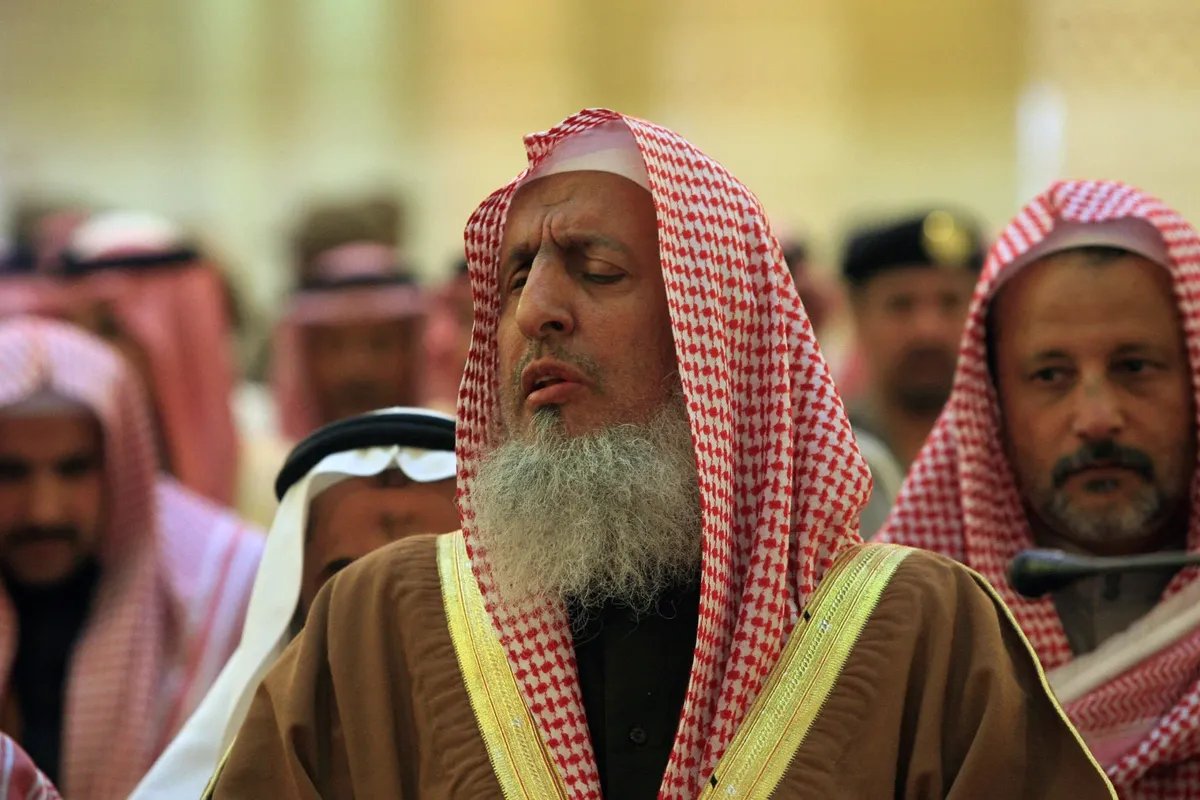 وفاة مفتي المملكة العربية السعودية الشيخ عبد العزيز آل الشيخ