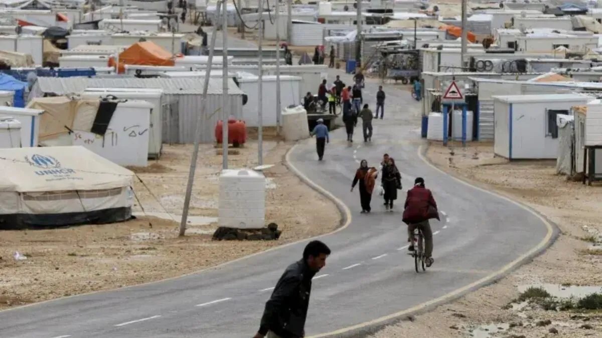 تقرير يكشف: تحديات قانونية واقتصادية تعيق عودة اللاجئين السوريين من الأردن