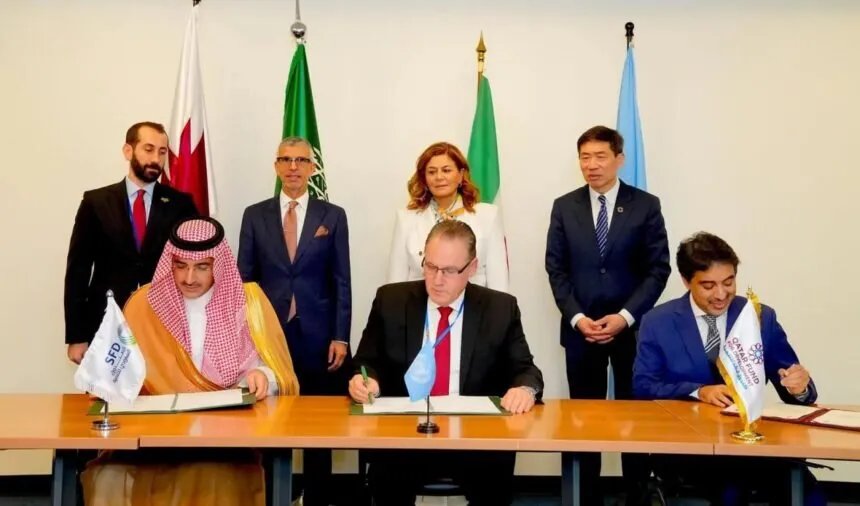 السعودية وقطر تقدمان منحة مشتركة بقيمة 89 مليون دولار لدعم رواتب العاملين في سوريا