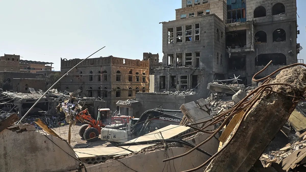تصعيد خطير: إسرائيل تشن غارات مكثفة على صنعاء ردًا على هجوم إيلات وتتوعد الحوثيين بالمزيد