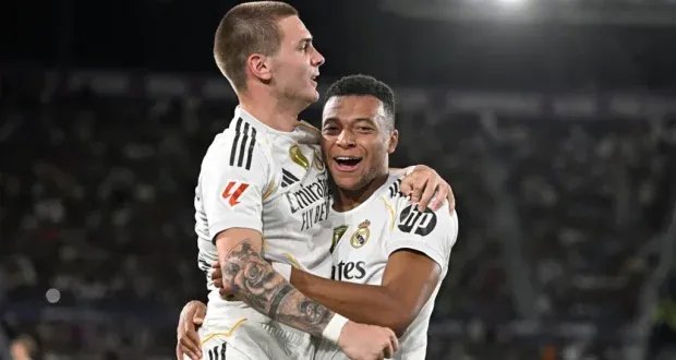 أسرار ألوان الديربي: لماذا يرتدي ريال مدريد الأبيض وأتلتيكو مدريد الأحمر والأبيض؟