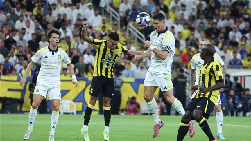 النصر يسحق الاتحاد في الكلاسيكو ويتربع على عرش صدارة الدوري السعودي
