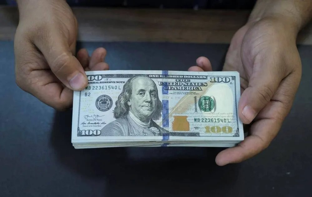 مطالبات بوقف ملاحقة السوريين بقضايا الحوالات رغم العفو