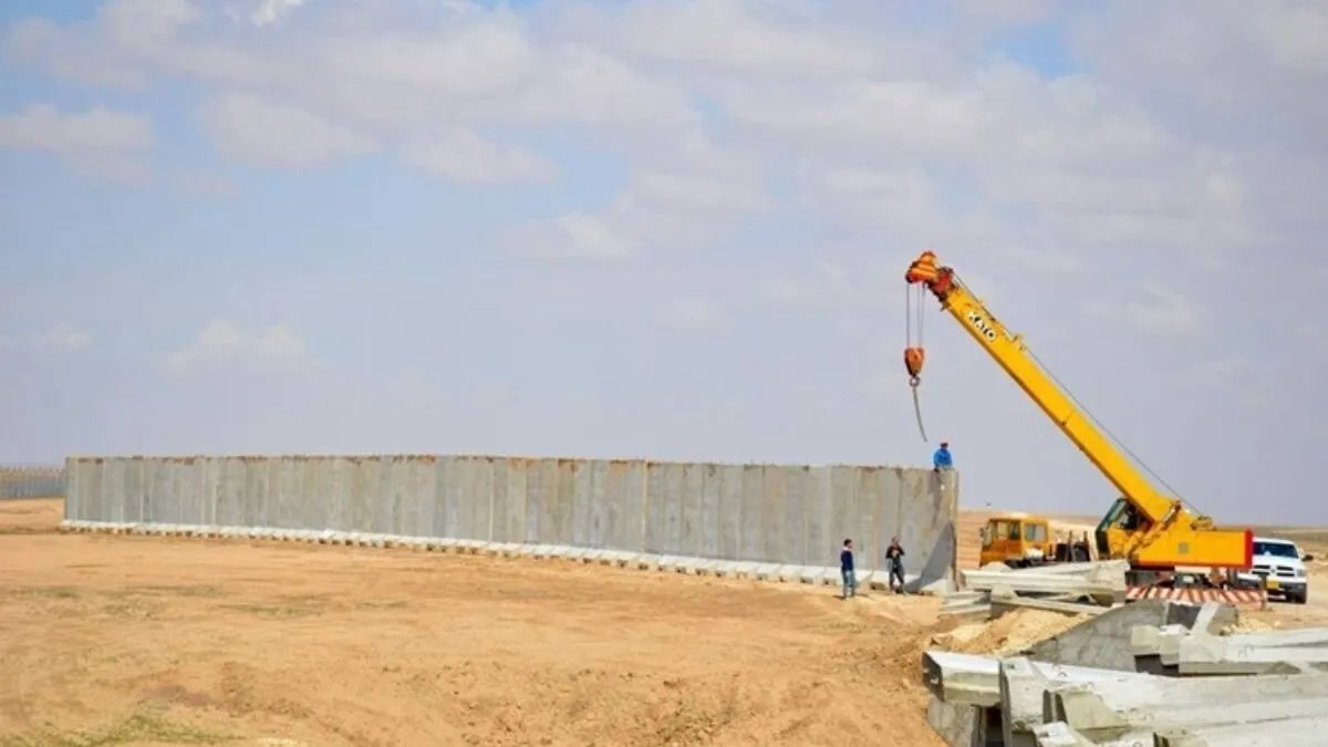 العراق يعزز أمن حدوده مع سوريا ببناء جدران كونكريتية وتنسيق مع إقليم كوردستان