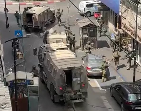 الضفة الغربية: إصابة فلسطيني واعتقال 19 آخرين واقتحامات وهدم منازل
