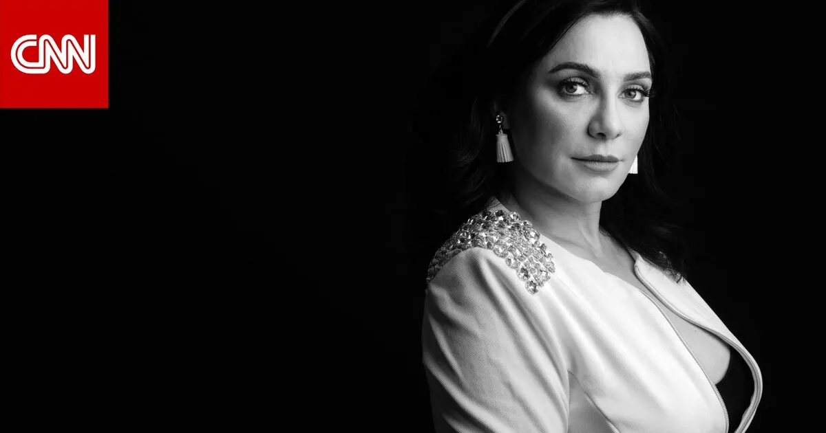 نقابة الفنانين السوريين تشطب سلاف فواخرجي بسبب تصريحاتها حول نظام الأسد
