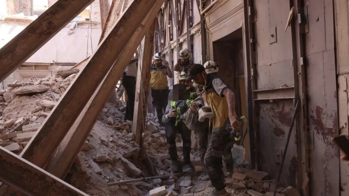 دمشق: انهيار جزء من مبنى السرايا الأثري وعالقون تحت الأنقاض