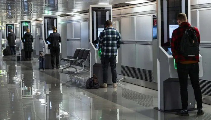 ألمانيا تستبدل الأختام بتسجيل رقمي: استعدادات لتطبيق نظام الدخول والخروج الأوروبي الجديد