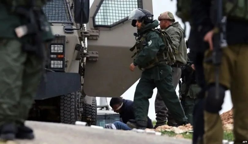 الضفة الغربية: قوات الاحتلال تعتقل 13 فلسطينياً وتصادق على مخطط استعماري جديد
