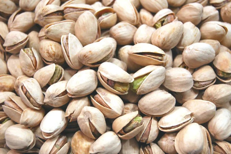 وزارة الاقتصاد تسمح باستيراد الفواكه والثمار القشرية باستثناء الطازج منها