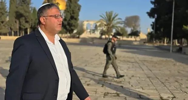 بن غفير يقتحم الأقصى ويصلي فيه وسط إدانة سعودية وتصاعد التوترات