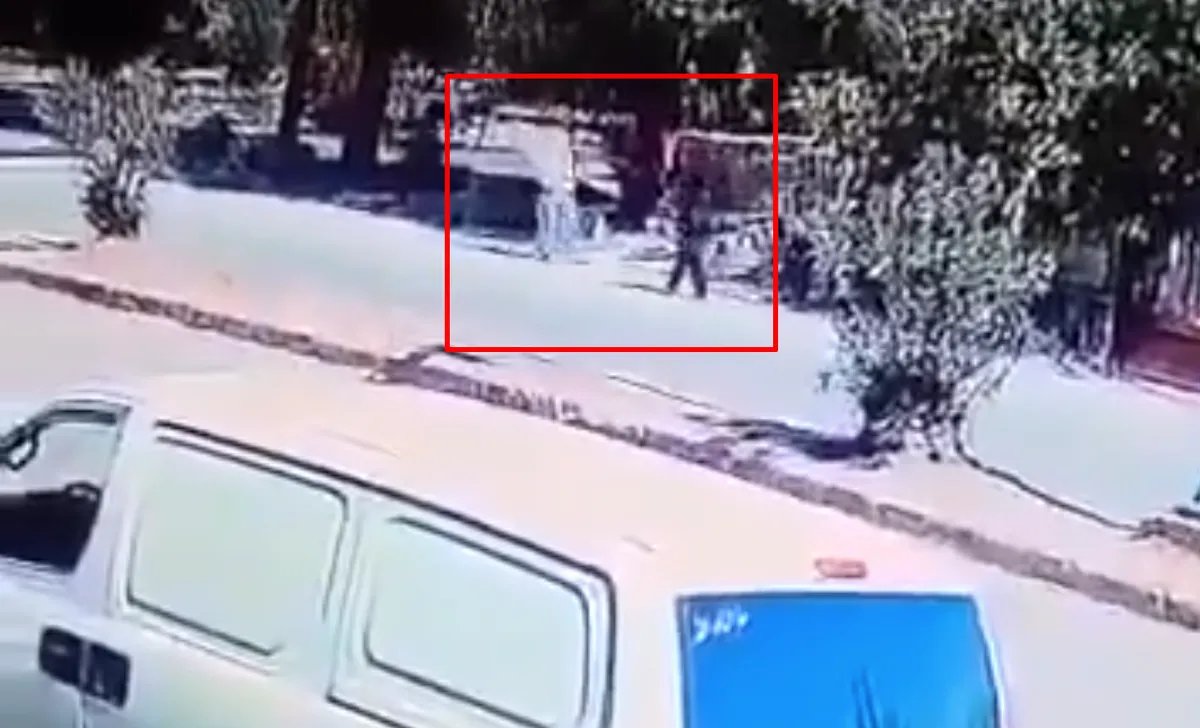 درعا: كاميرا مراقبة ترصد جريمة قتل مروعة في وضح النهار بمدينة إبطع