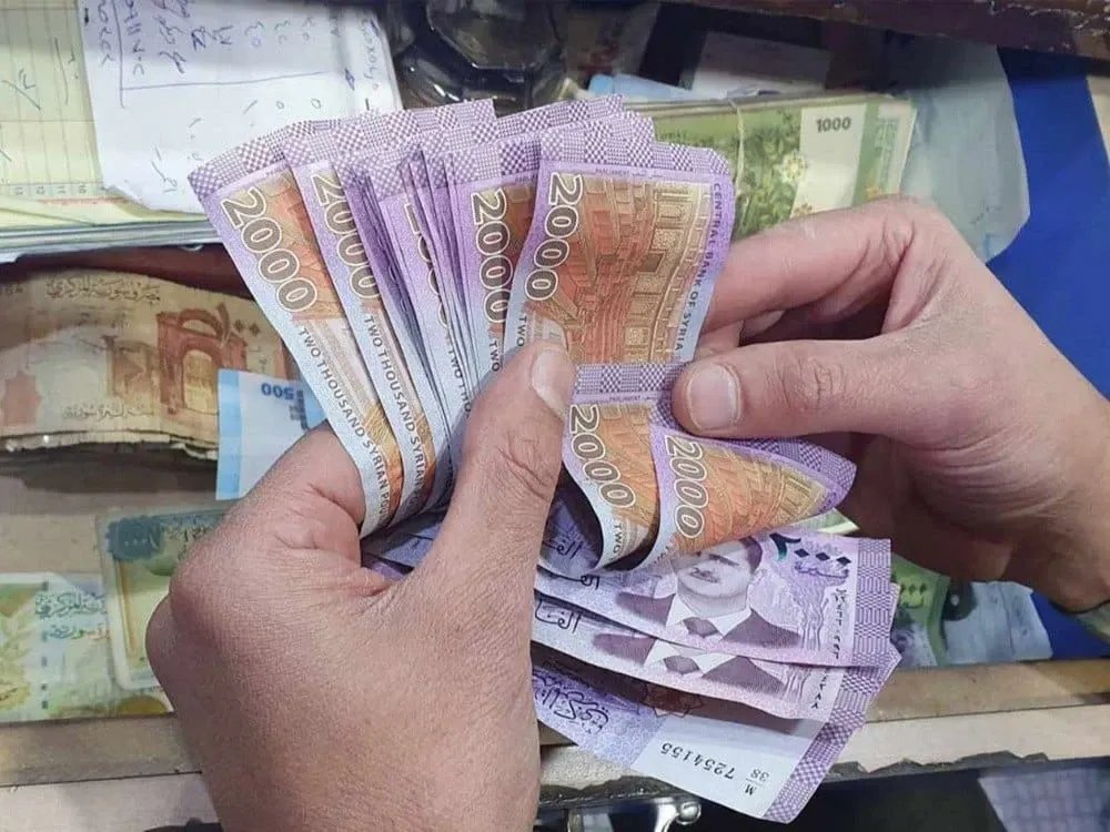 تذبذب مستمر: أسعار صرف الليرة السورية مقابل العملات الأجنبية الرئيسية اليوم الخميس