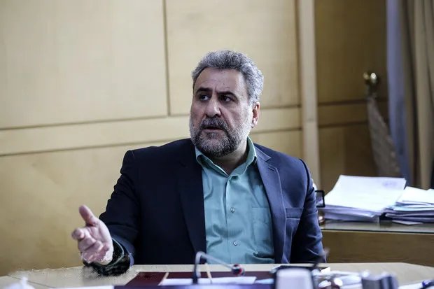 مسؤول إيراني سابق يكشف: الأسد منحنا أراضٍ خالية ووعداً زائفاً بالنفط مقابل الديون