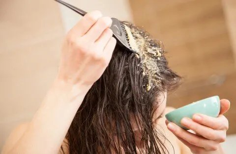 شعركِ لامع وقوي: اكتشفي سحر سكراب فروة الرأس المنزلي