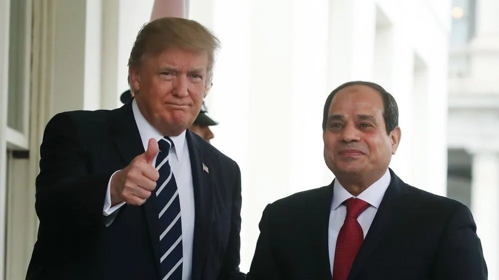 تقديرًا لدوره في وقف حرب غزة: السيسي يمنح ترامب أرفع وسام في مصر