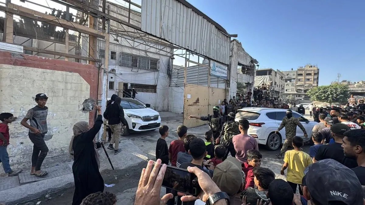 الصليب الأحمر يتسلم الدفعة الثانية من المحتجزين الإسرائيليين في غزة