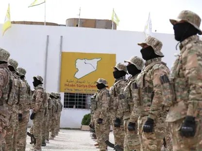 اتفاق مبدئي بين دمشق وقسد لدمجها في الجيش السوري وتعديل الدستور