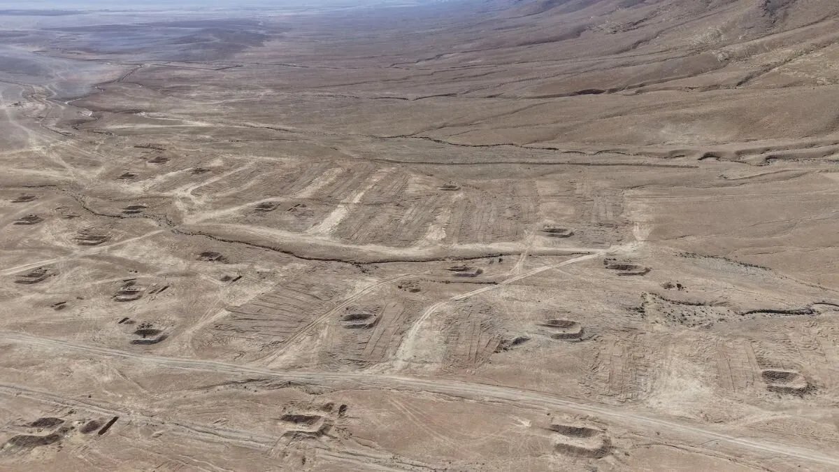 تحقيق استقصائي يكشف: نظام الأسد ينقل آلاف الجثث سرًا من مقبرة القطيفة إلى الصحراء