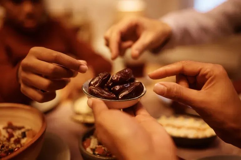 رمضان 2026: الحسابات الفلكية تحدد موعد بداية الشهر الفضيل وعدد ساعات الصيام المتوقعة