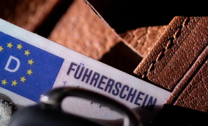 إصلاحات جذرية في نظام شهادة القيادة بألمانيا: تخفيض التكاليف وتسهيل الإجراءات