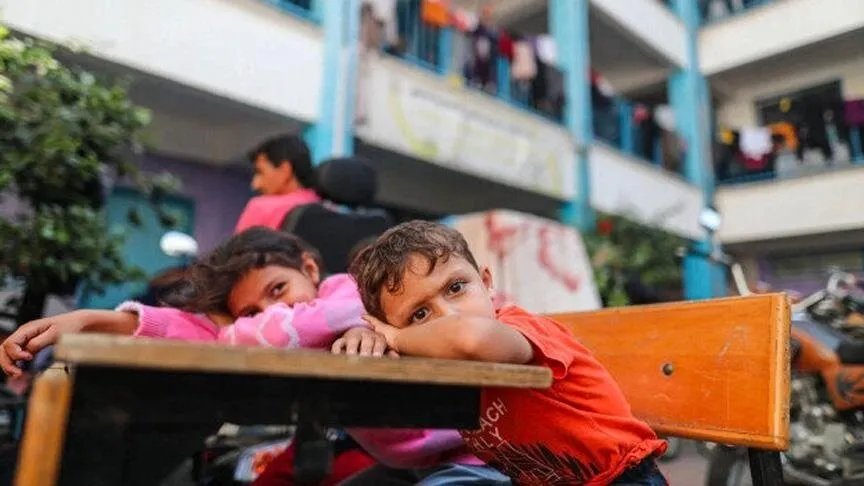 عودة الدراسة لـ 300 ألف طالب في غزة وسط قيود على المساعدات الأممية